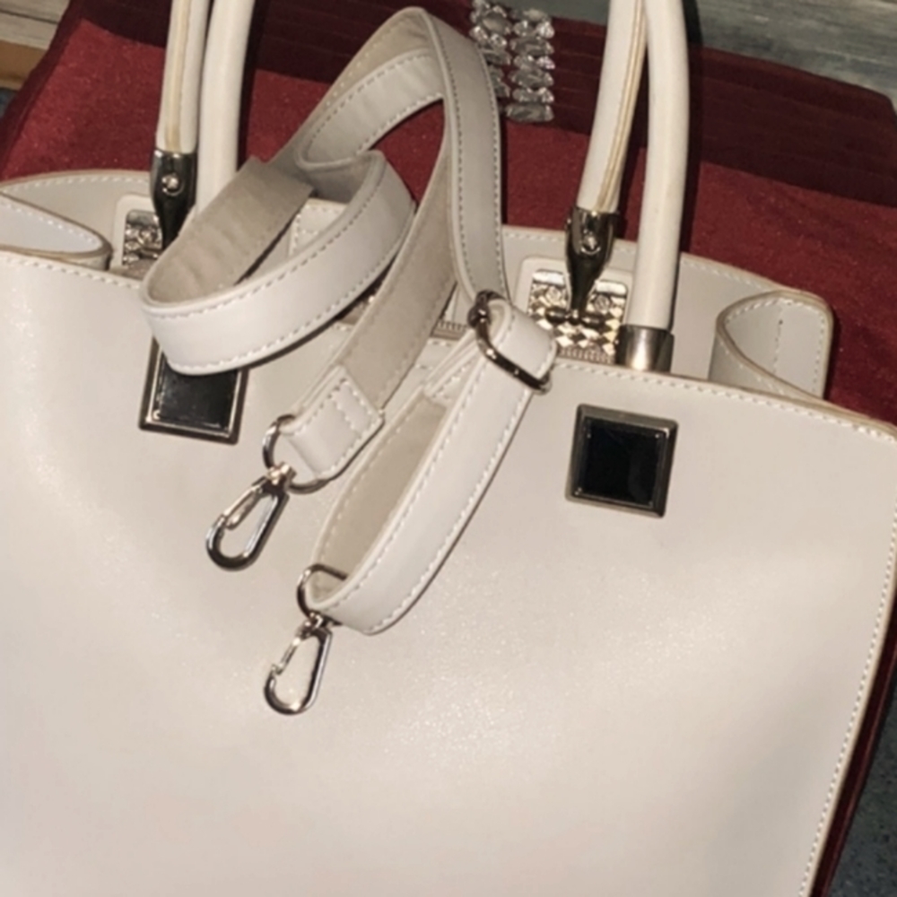 Handbag - Picture 7 of 10